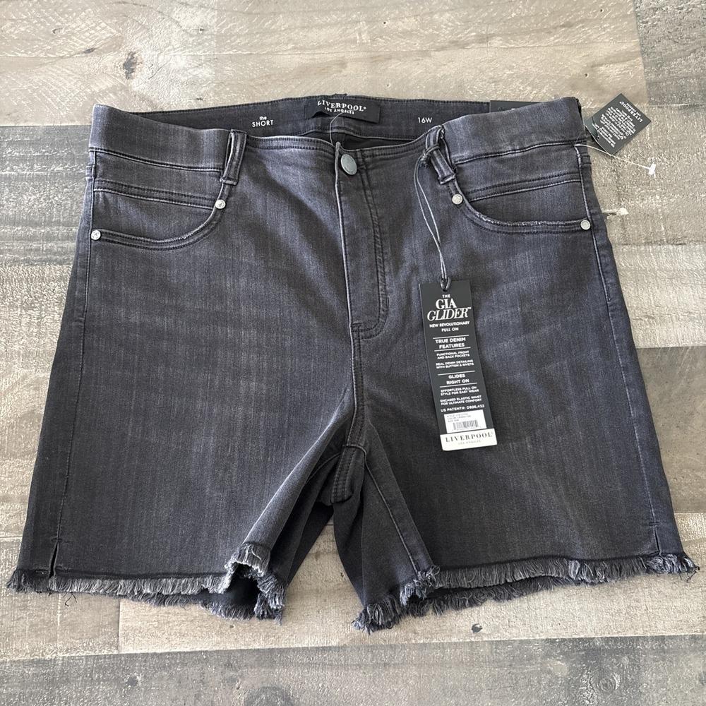 Liverpool Los Angeles Gia Glider Denim Shorts Black 16W NEW easy pull on comfy